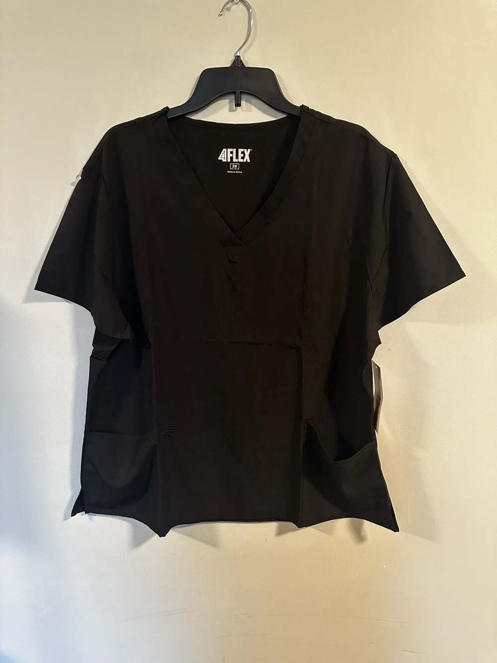4Flex Green Town Women's V-Neck Scrub Top Black Size 2X